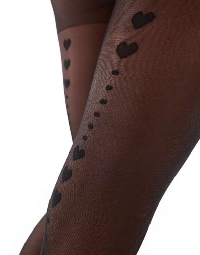 Женственные колготки со швом из сердечек фото 2