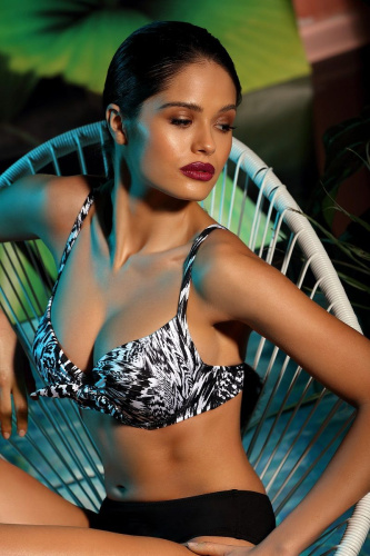 Эффектный черно-белый купальник фото 3