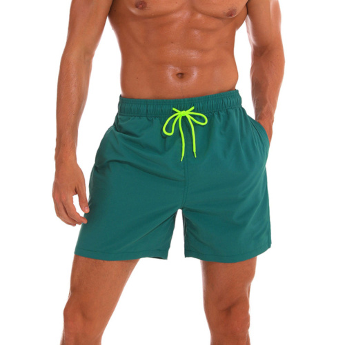 Зеленые мужские пляжные шорты