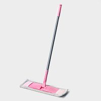 Плоская швабра для мытья пола с телескопической ручкой и насадкой из микрофибры